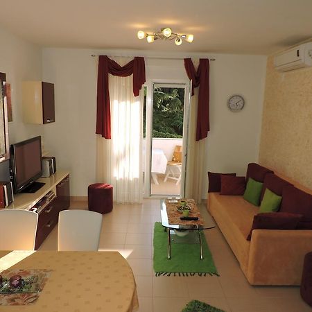 Apartman Legin Fažana Exteriör bild