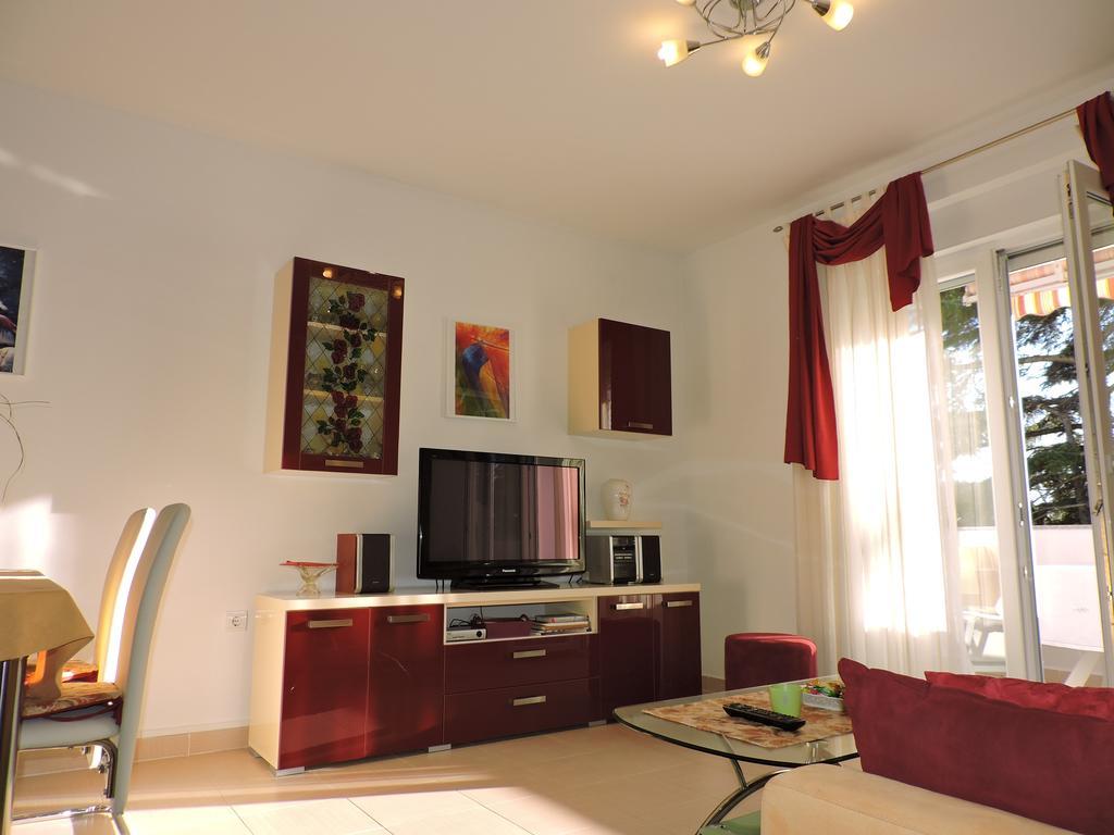 Apartman Legin Fažana Exteriör bild