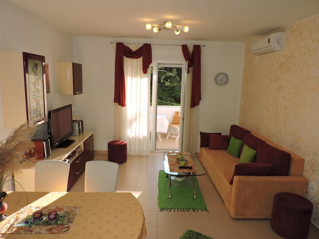 Apartman Legin Fažana Exteriör bild