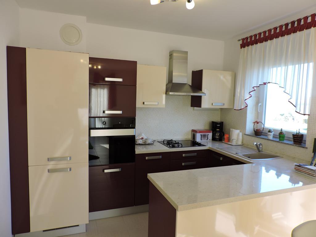 Apartman Legin Fažana Exteriör bild